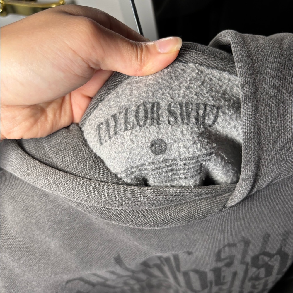 Gray Taylor Swift reputation Sweater - Picture 4 of 4